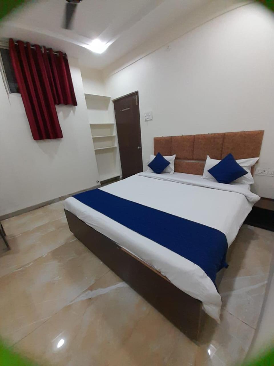 Hotel Abhinandan Индаур Экстерьер фото