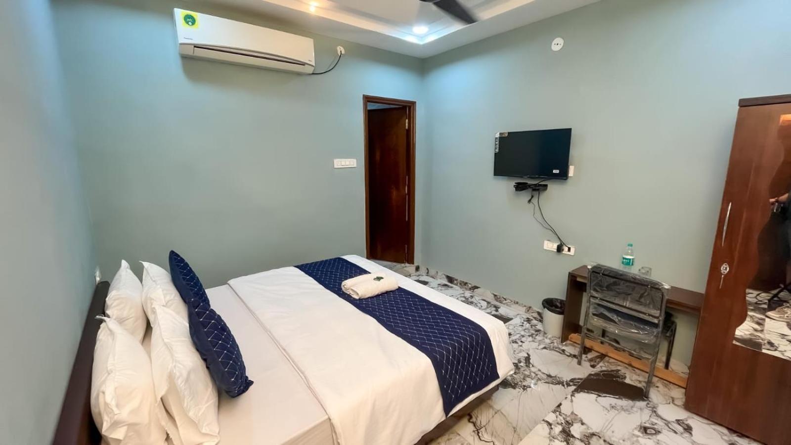 Hotel Abhinandan Индаур Экстерьер фото